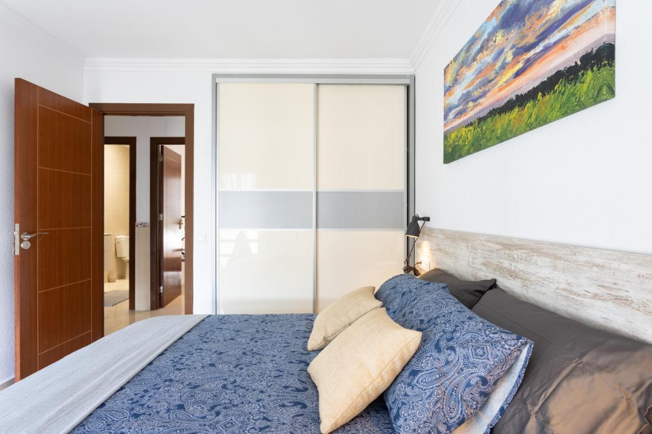 Three Spacious 150m From The Americas Promenade Apartment