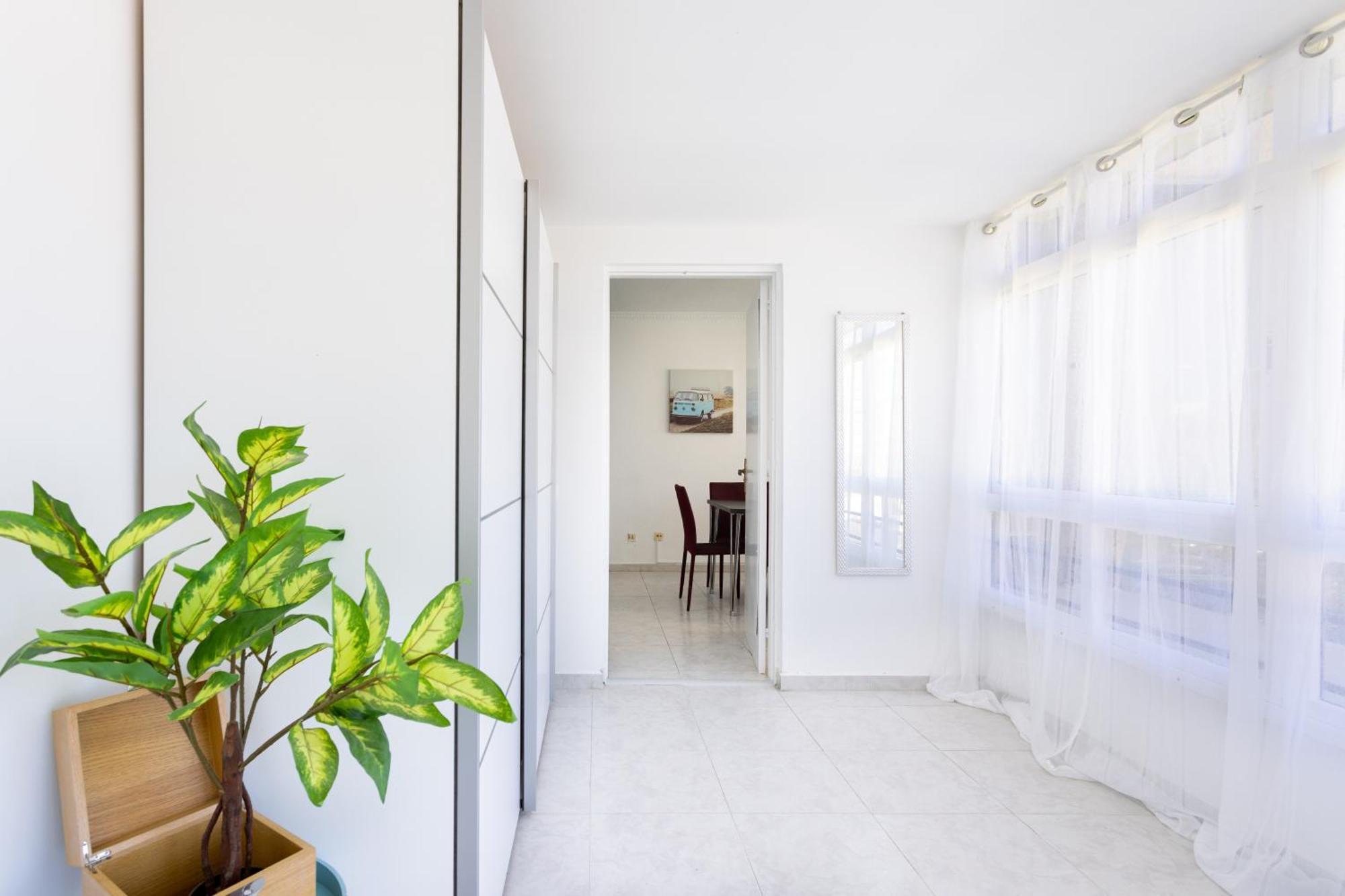 Three Spacious 150m From The Americas Promenade * Arona (Tenerife)