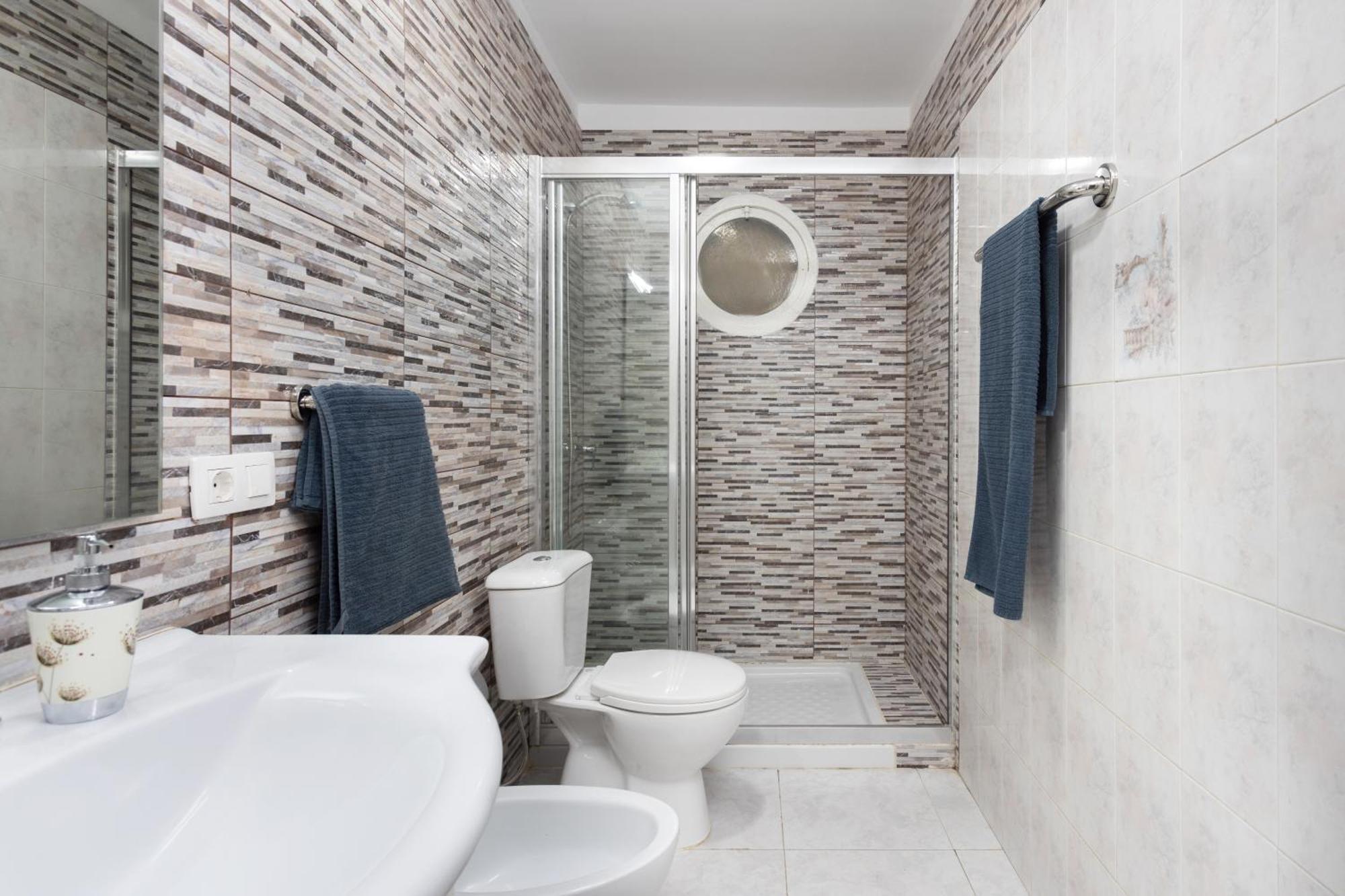 Apartment Three Spacious 150m From The Americas Promenade