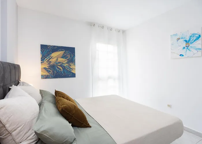Three Spacious Apartments 150M From The Las Americas Promenade