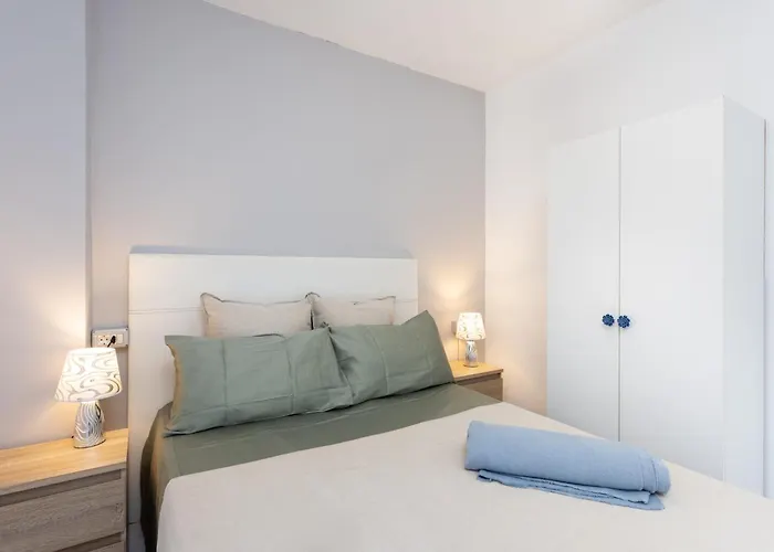 Three Spacious Apartments 150M From The Las Americas Promenade
