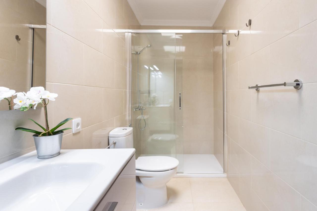 Three Spacious 150m From The Americas Promenade Apartment