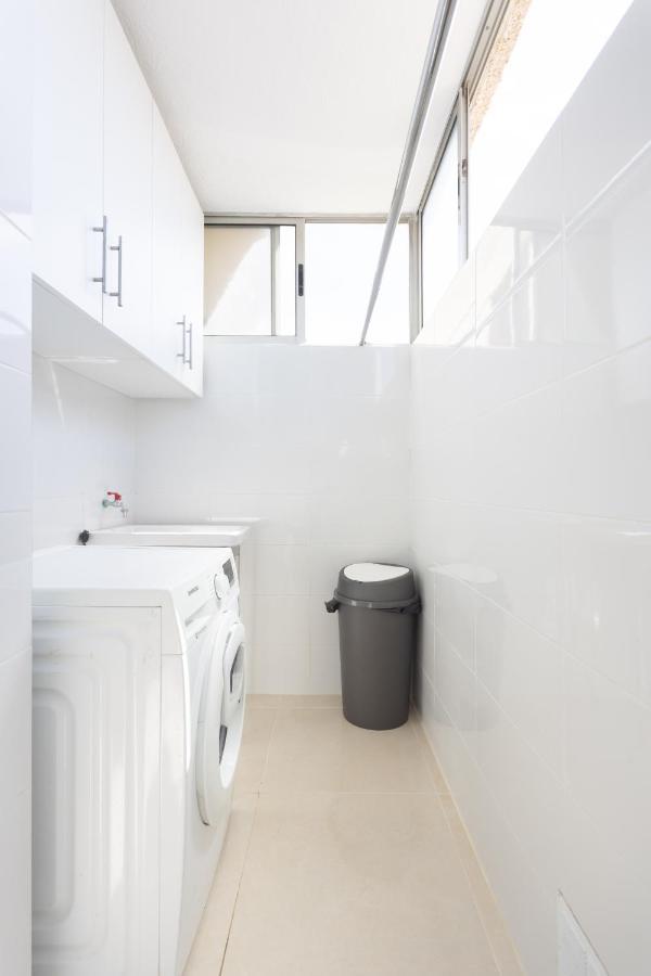 Apartment Three Spacious 150m From The Americas Promenade