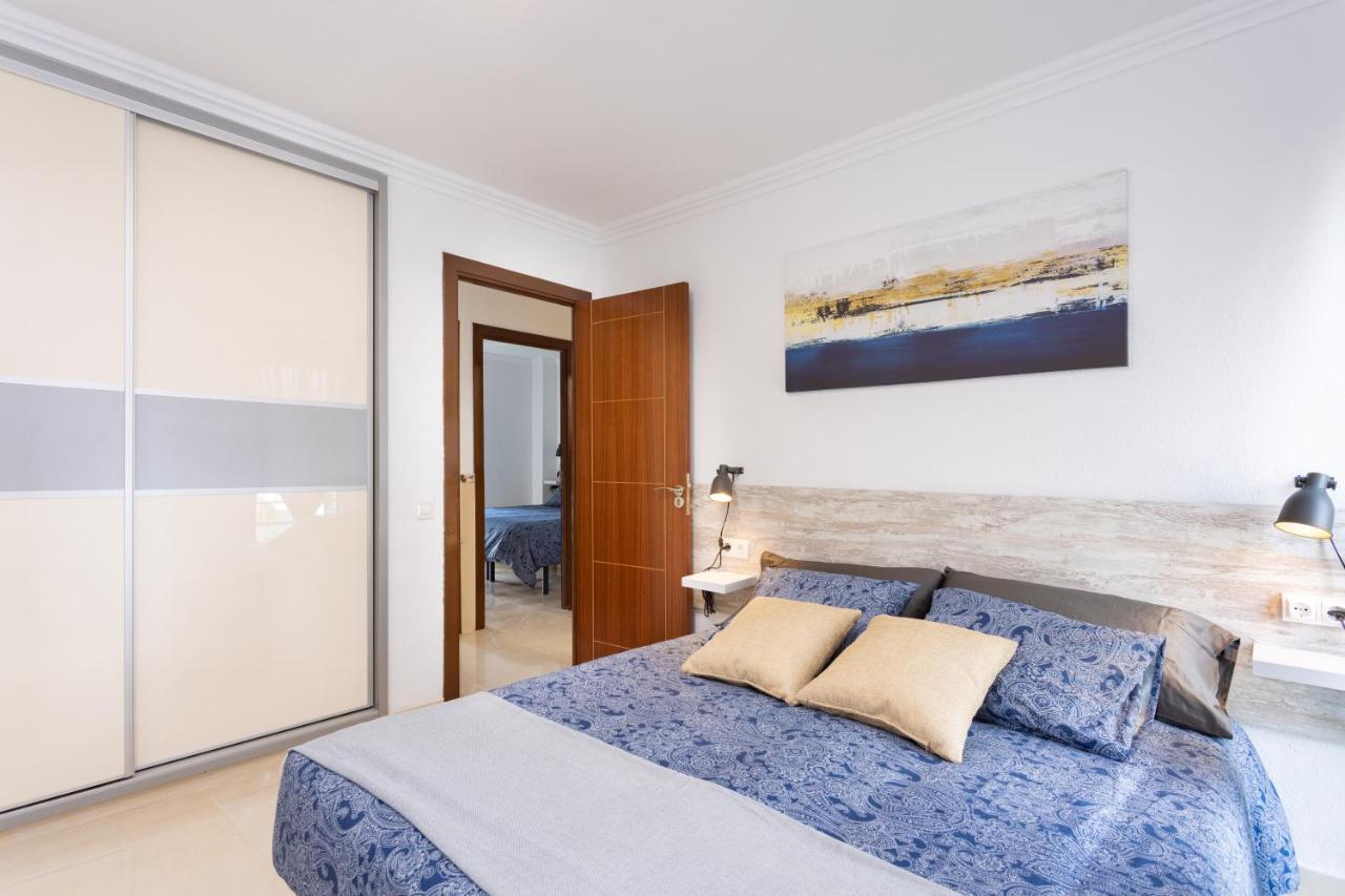 Three Spacious 150m From The Americas Promenade