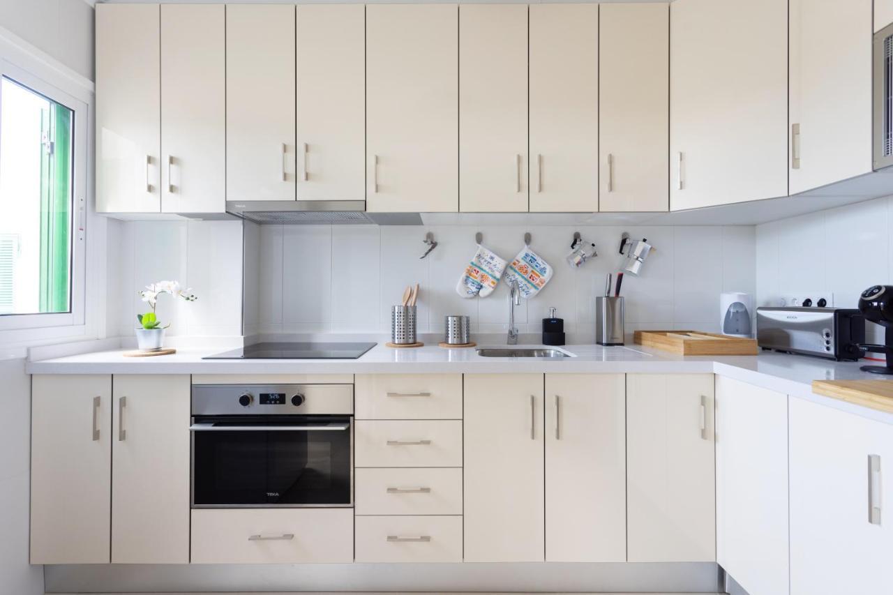 Three Spacious 150m From The Americas Promenade *