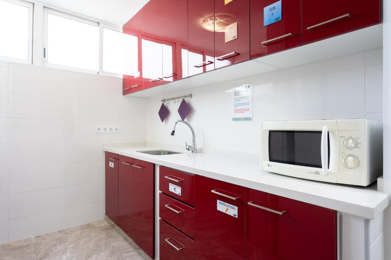 Three Spacious 150m From The Americas Promenade Arona (Tenerife)