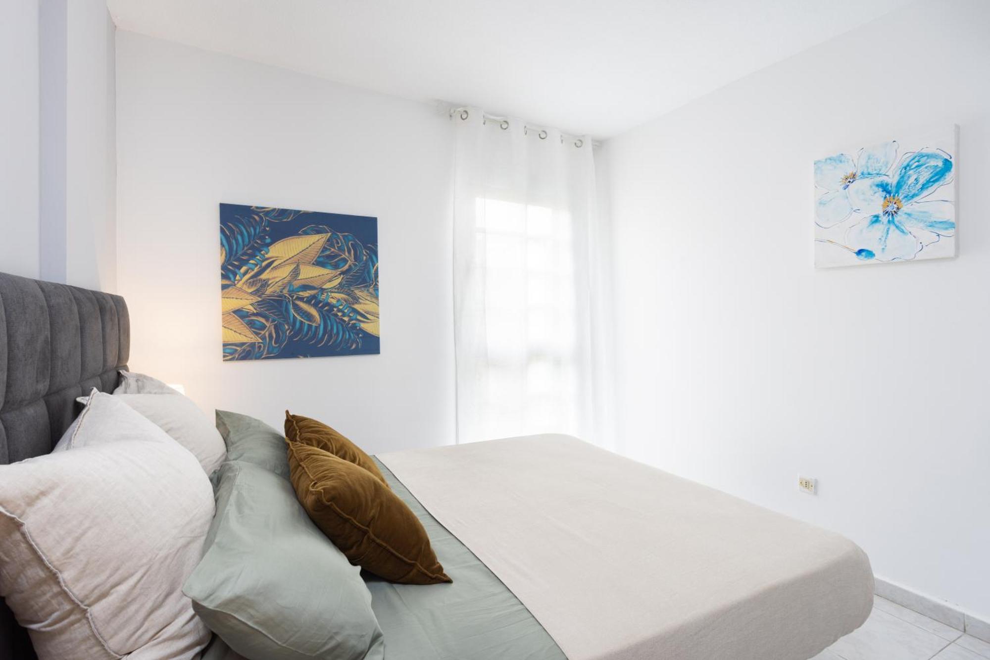 Three Spacious 150m From The Americas Promenade Apartment *
