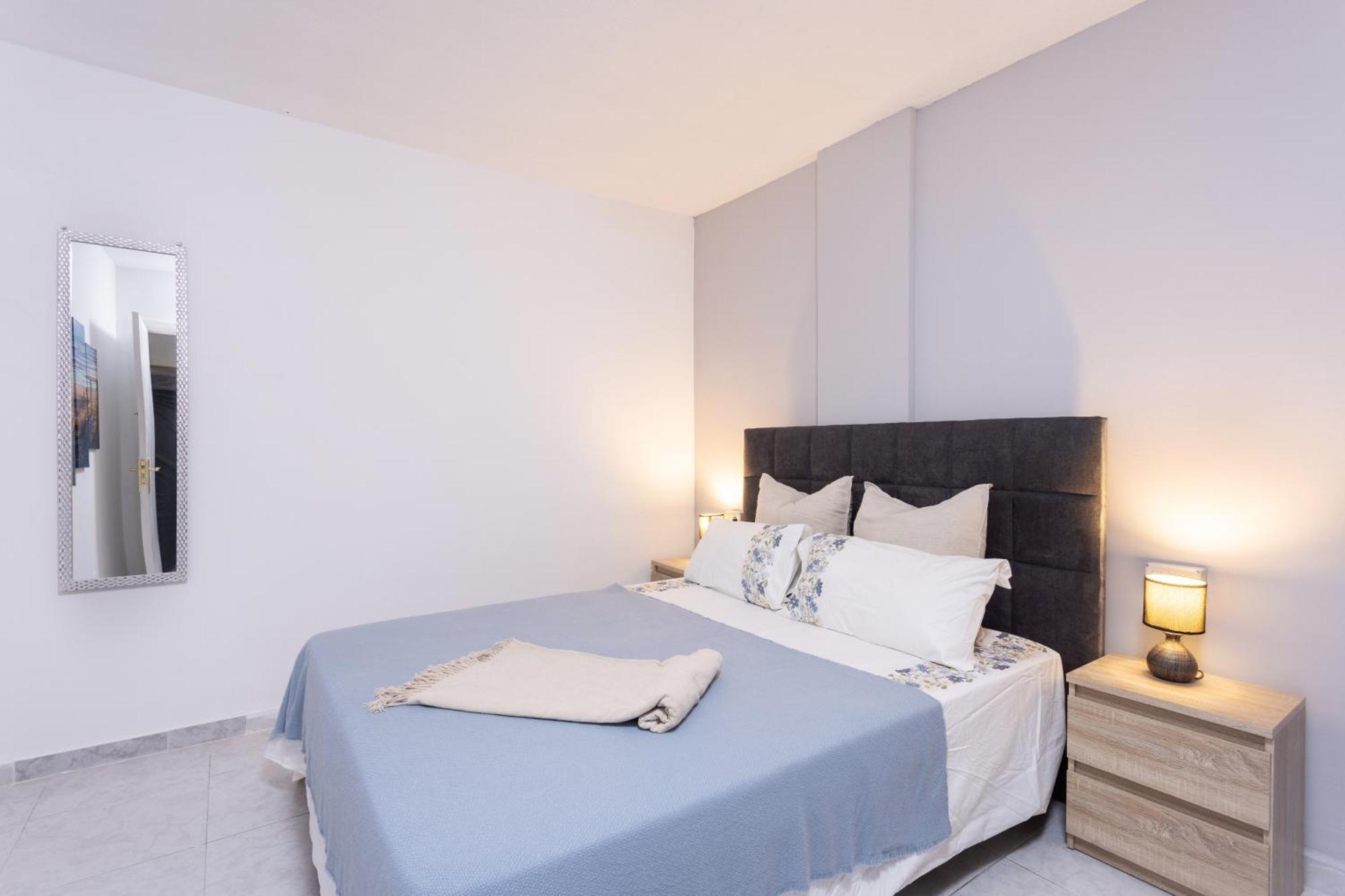 Three Spacious 150m From The Americas Promenade *